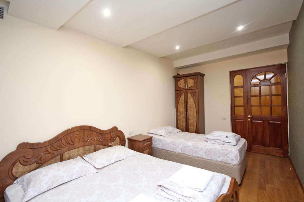 Apartments Emili Yerevan Exterior photo